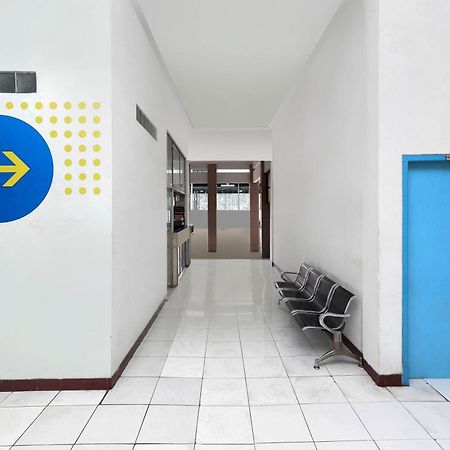 Spot On 2289 Hotel Saudara Tegal  Buitenkant foto