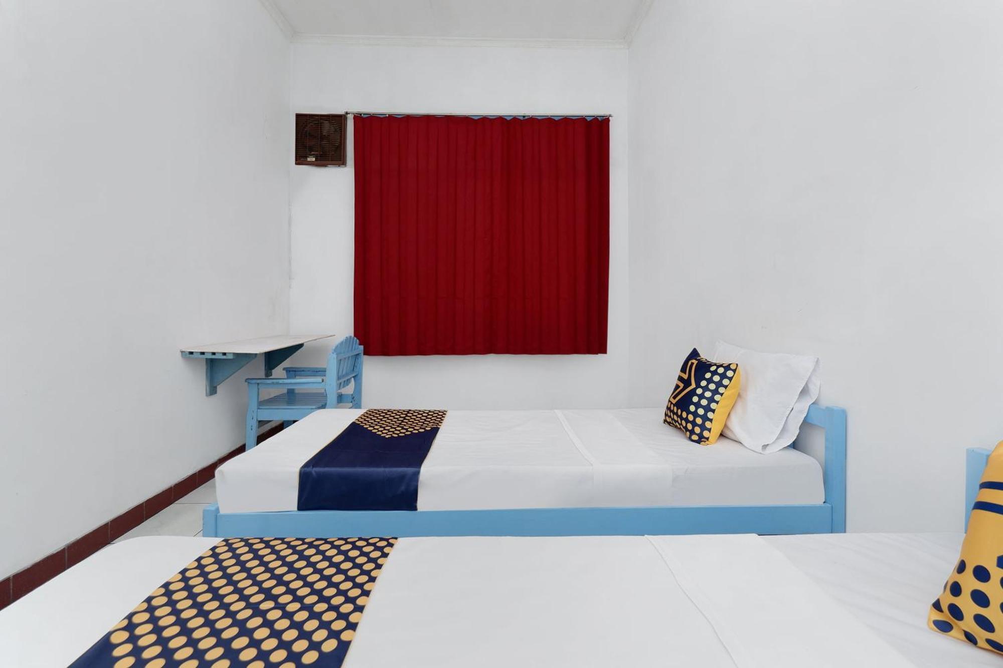 Spot On 2289 Hotel Saudara Tegal  Buitenkant foto
