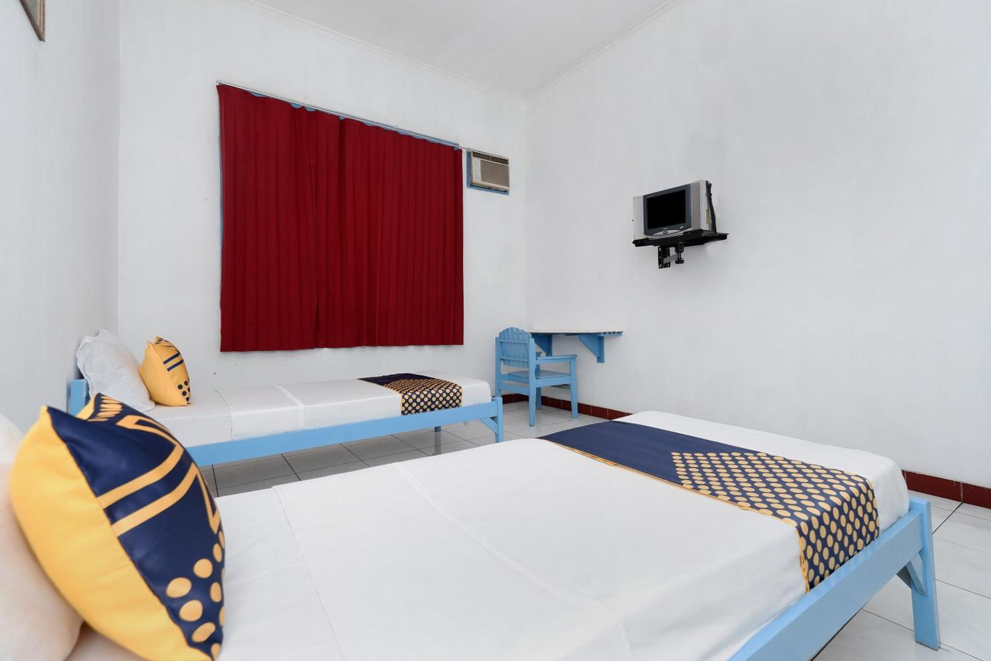Spot On 2289 Hotel Saudara Tegal  Buitenkant foto