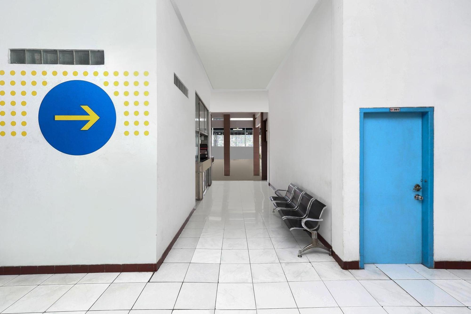 Spot On 2289 Hotel Saudara Tegal  Buitenkant foto